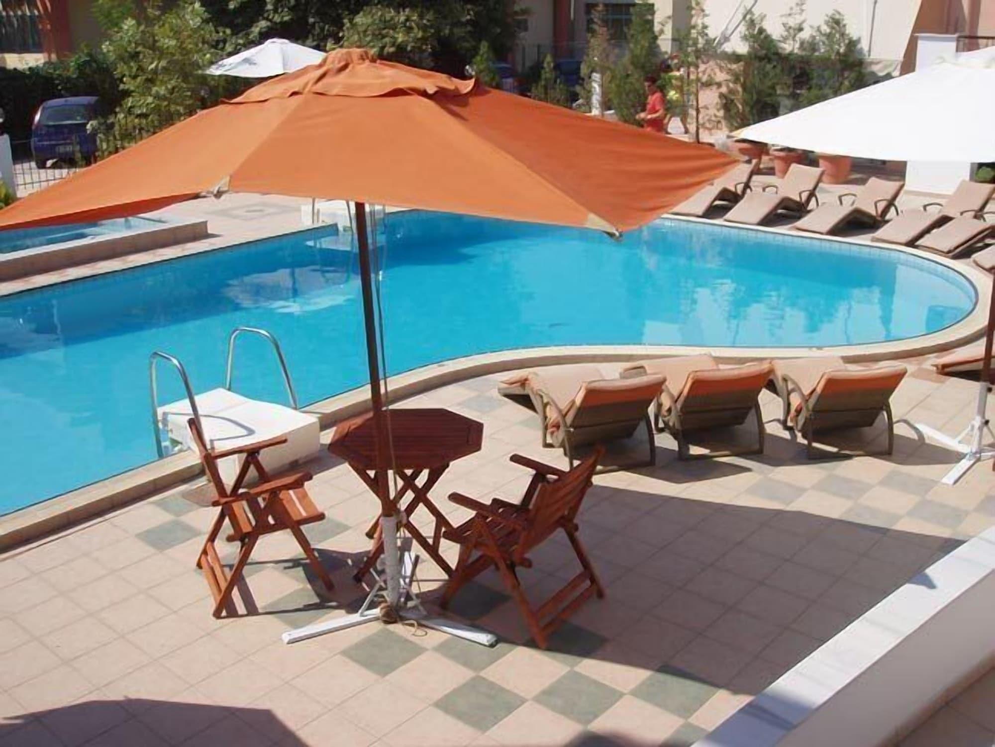 Filia Hotel And Apartments Liménasz Kültér fotó