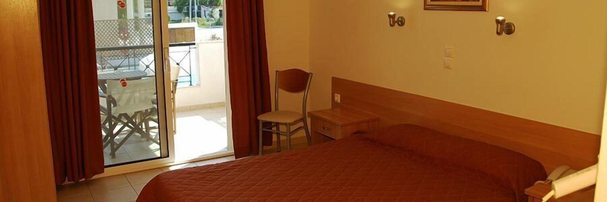 Filia Hotel And Apartments Liménasz Kültér fotó