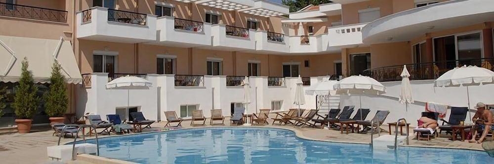 Filia Hotel And Apartments Liménasz Kültér fotó