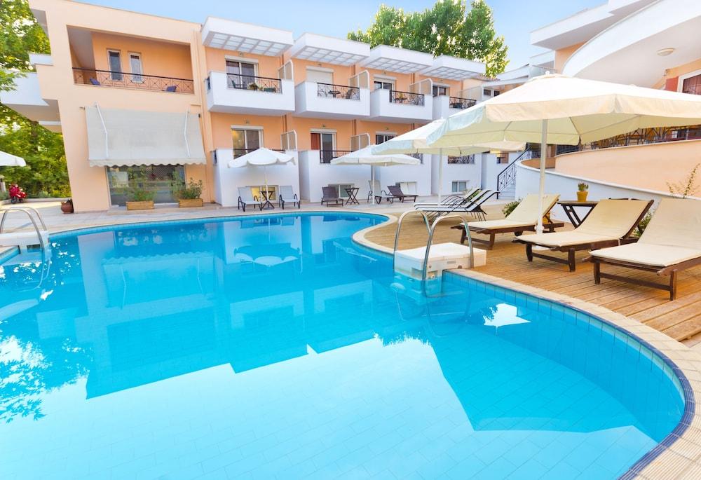 Filia Hotel And Apartments Liménasz Kültér fotó